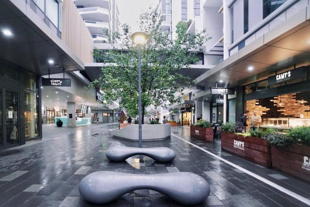 16m Stylish 2 Bedroom Abnb In Mascot, 2 Free Parking Sydney